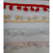 Бахрома с помпонами 20мм