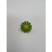 Пуговицы1279 - 13 мм.зеленый цветочек с желтой серединкой