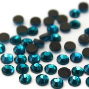 5.25. Страз 6мм круглый  клеевой цветной стекло