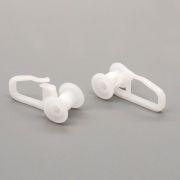 1.30  Крючек на колесиках  белый с замком карнизный для штор