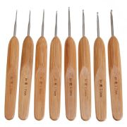 Крючок с деревянной  ручкой, длина 13см