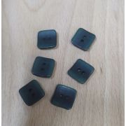 Пуговицы 386  8мм зеленый квадрат