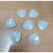 Пуговицы 564 20*20*20мм бежевый треугольник