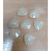 Пуговицы 565 20*20*20мм персиковый треугольник