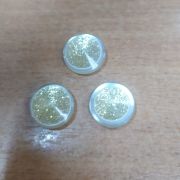 Пуговицы 794 18мм молочный середина золото